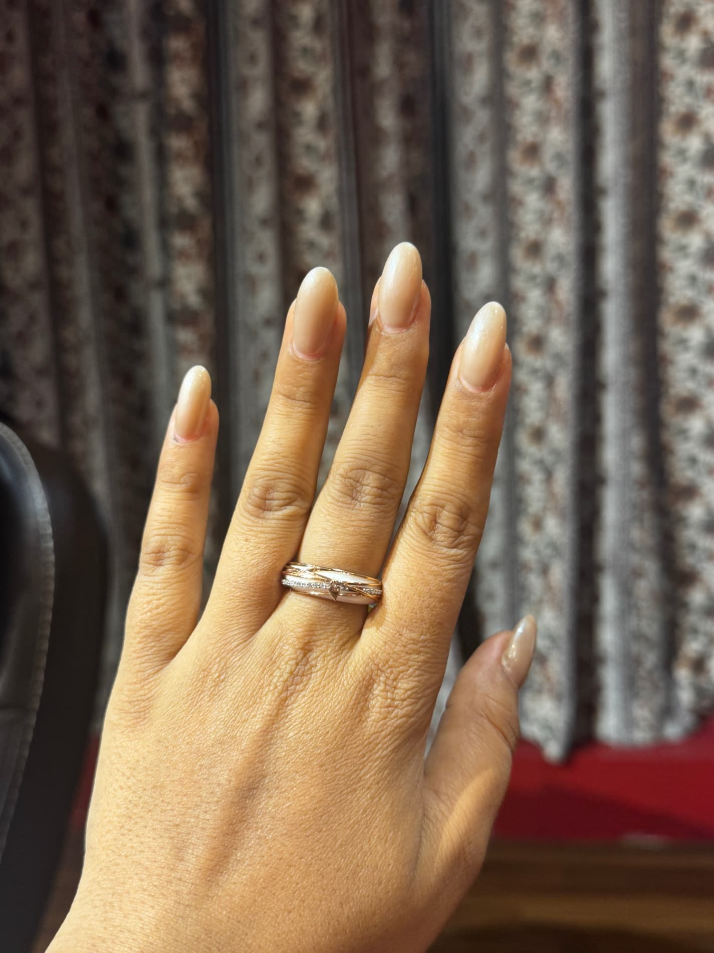 White ceramic band 